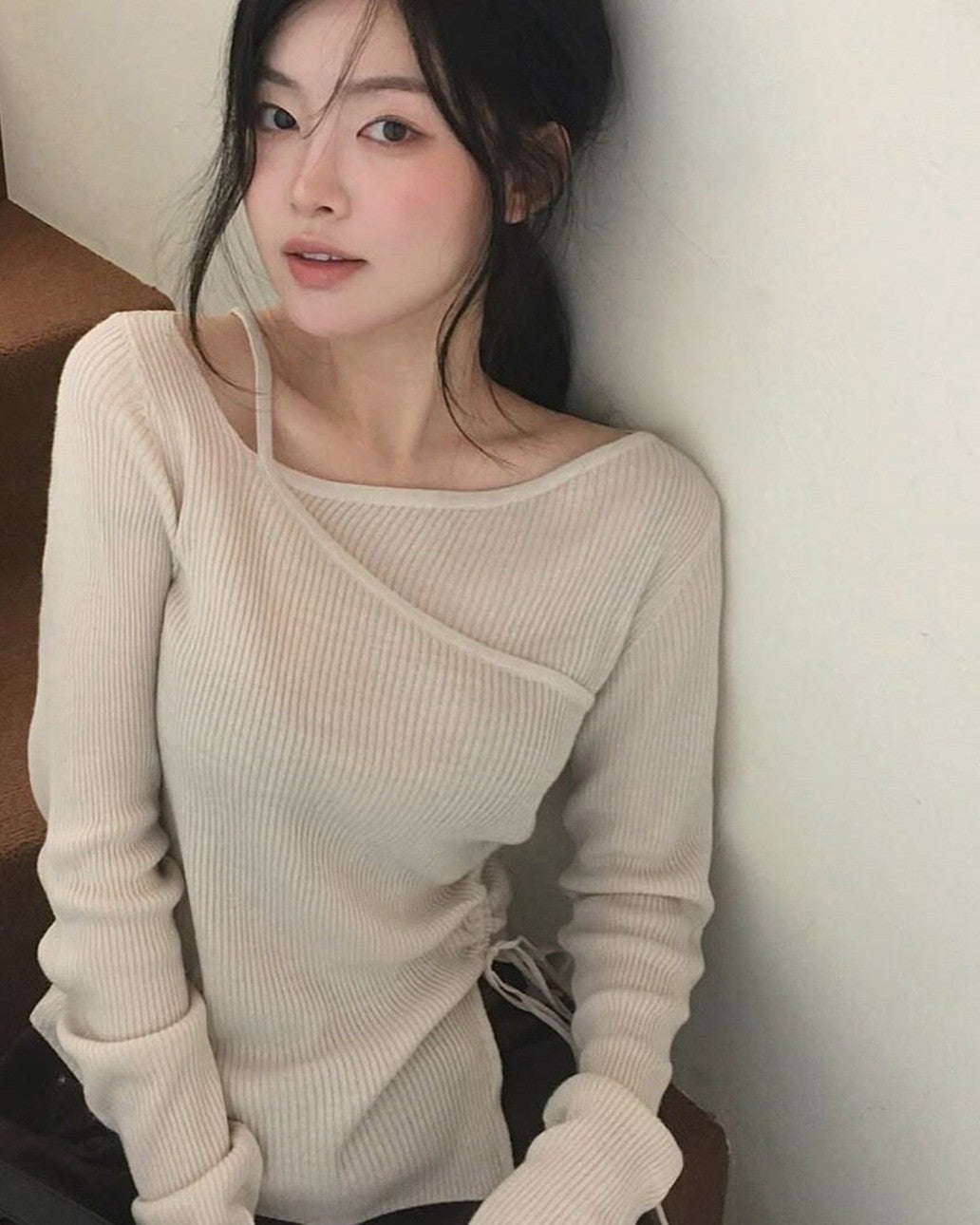 アシメオフショルニット